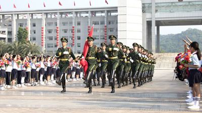 崇左市隆重举行庆祝中华人民共和国成立70周年升国旗仪式